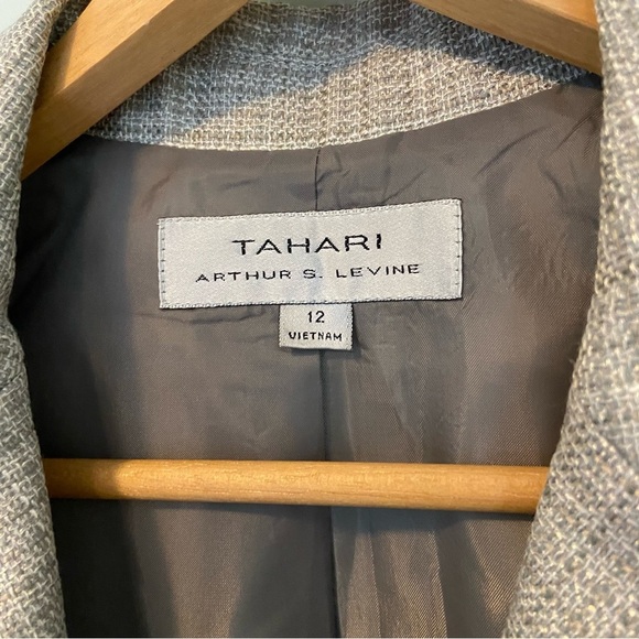 Tahari ASL Beige Blazer and Tailored Silhouette with matching pencil skirt. - Picture 4 of 10